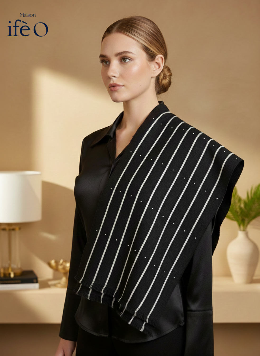 Écharpe Prestige noir en kente avec strass - édition limitée